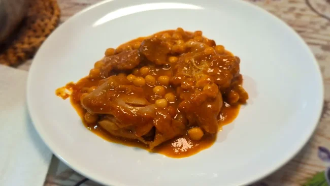 0001 Manitas de cerdo con garbanzos
