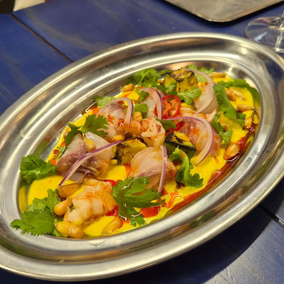 tiradito mixto. featured